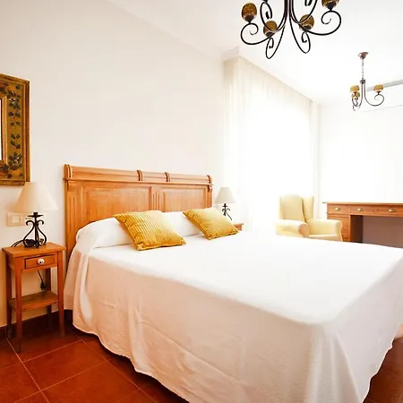 Galihost - Con Piscina En El Centro De * 桑亨霍