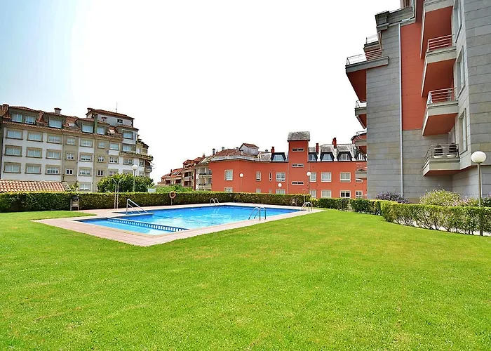 Galihost - Con Piscina En El Centro De