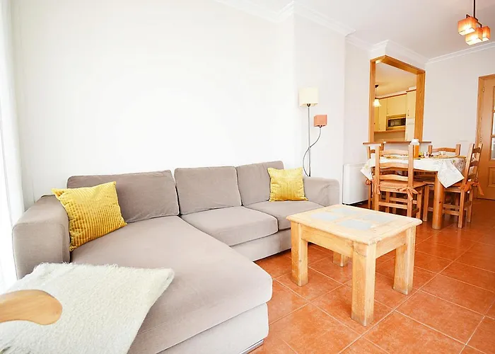 Galihost - Con Piscina En El Centro De Apartamento *